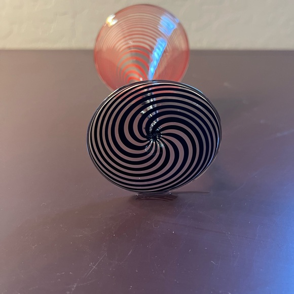 Shaken not stirred.  Orange stripes and black swirls, hand blown Martini Glass - Picture 7 of 8